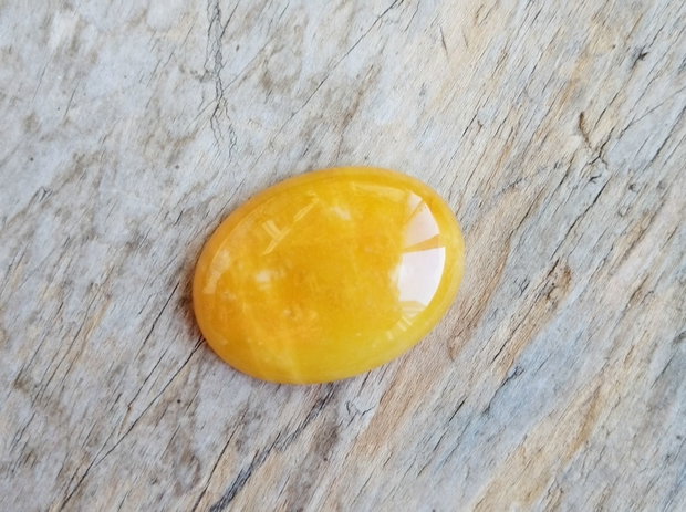 Cabochon jad galben. 40x30 mm