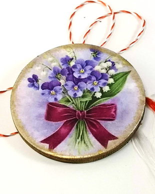 Martisor cu flori - panselute si lacramioare
