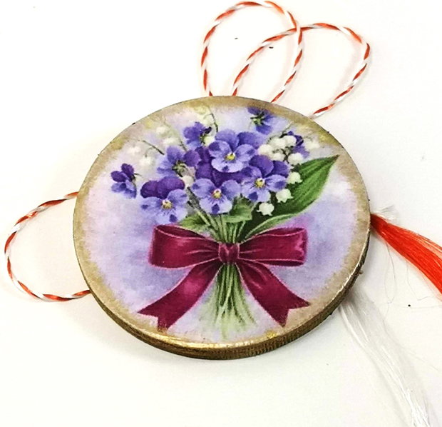 Martisor cu flori - panselute si lacramioare