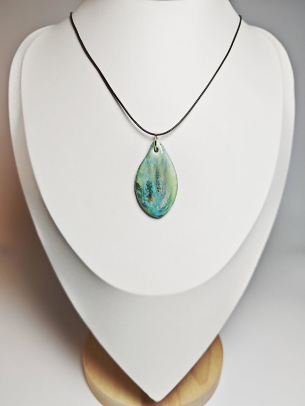 Colier Green Tear