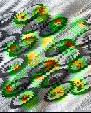 Brosa brodat Papadie/ martisor