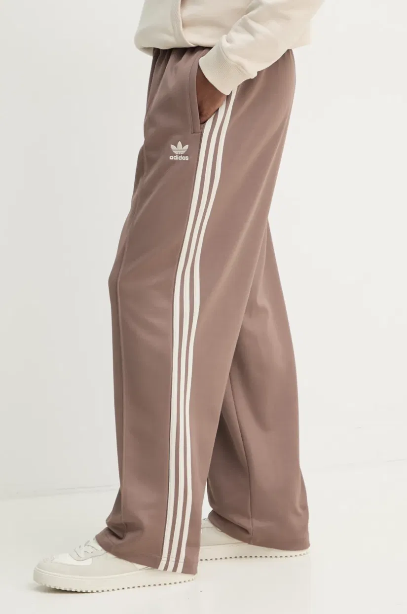 adidas Originals pantaloni de trening Firebird culoarea maro, cu imprimeu, JP1067