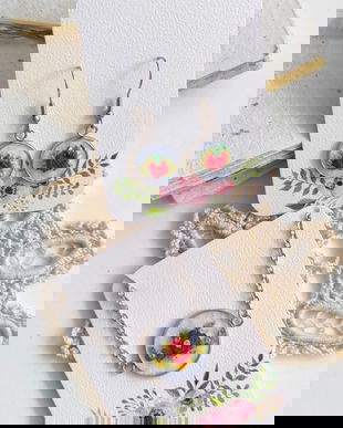 Cercei, bratara brodata Trandafiri