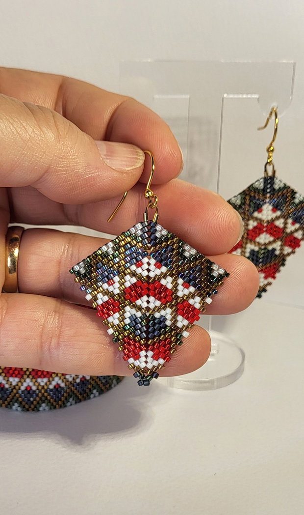 Brăţară şi cercei din mărgele de nisip