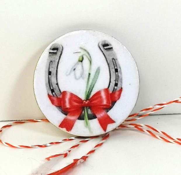 Martisor cu potcoava si ghiocel