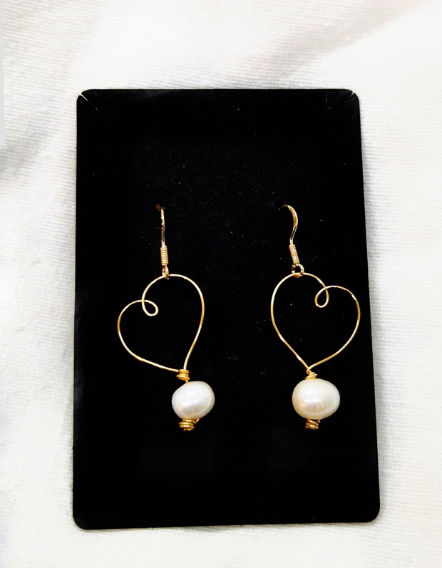 Cercei "Pearl Heart" din alama, argint placat cu aur si perle de cultura