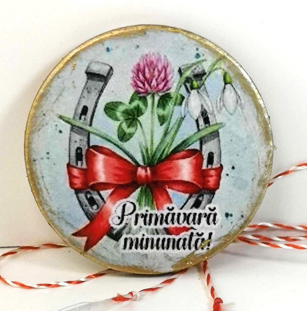 Martisor norocos cu potcoava si trifoi