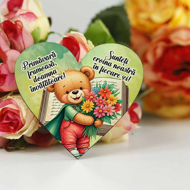 Martisor cu personaj Super Ursulet pentru educatoare sau invatatoare
