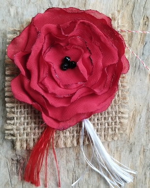 Martisor - brosa floare organza pe iuta