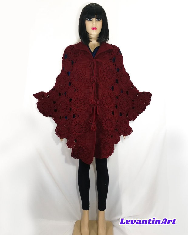 Pelerina bordo de dama, eleganta. Poncho crosetat descheiat. Cardigan triunghiular handmade
