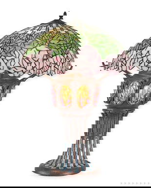 Lampa de masa Tiffany cu trandafiri