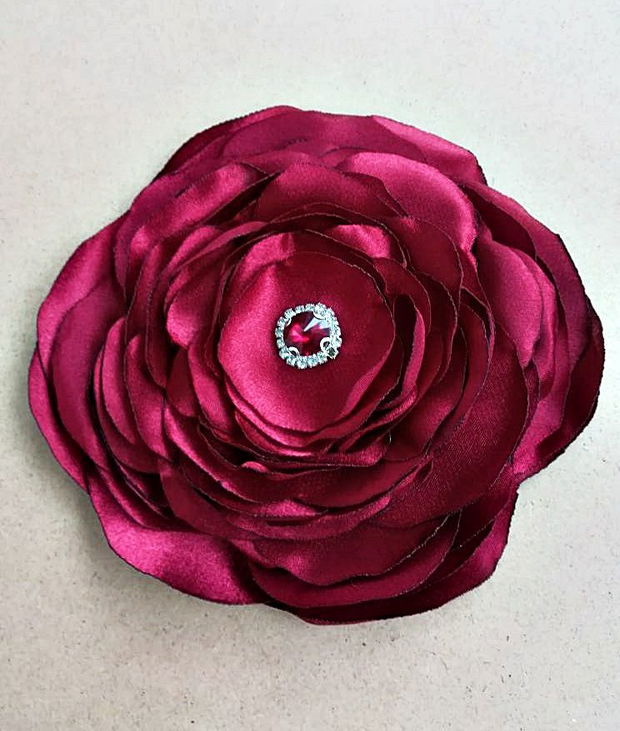 Brosa floare grena gigant cu cristale 17 cm