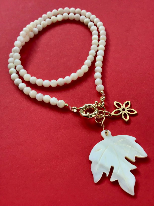 Colier floare sidef alb natural
