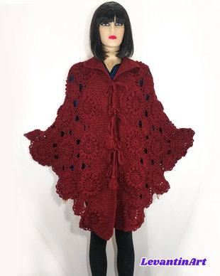 Pelerina bordo de dama, eleganta. Poncho crosetat descheiat. Cardigan triunghiular handmade