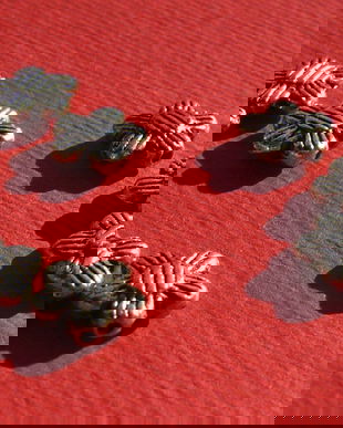Floricica cu 5 petale din metal finisaj argintiu antichizat aprox 8x3 mm