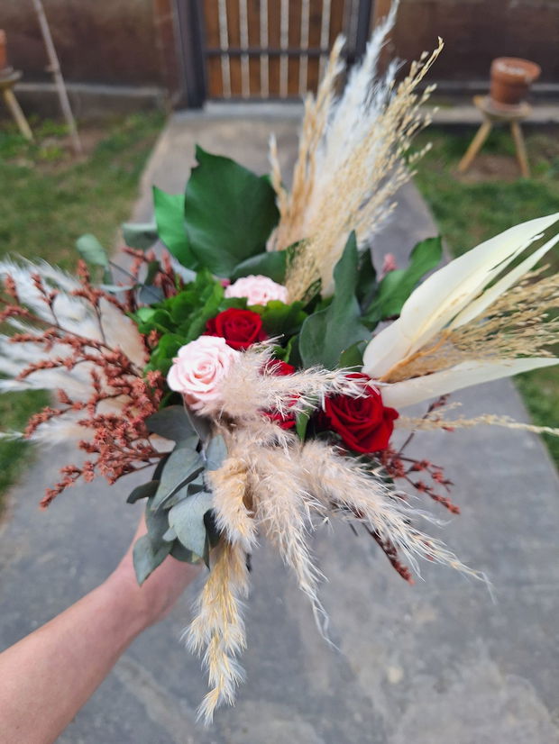 Buchet mireasa trandafiri criogenati roșii