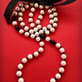 Colier lung perle de Mallorca albe, onix negru & funda satin negru