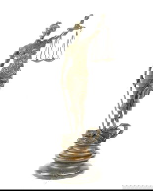 Justitia - statueta din bronz pe un soclu din marmura