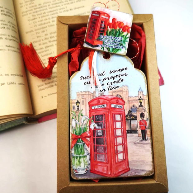 Set cadou profesoara engleza - semn de carte si martisor