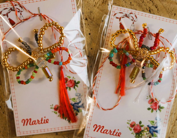 Brose handmade din margele de nisip - butterfly
