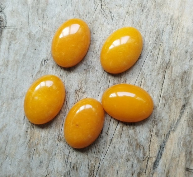 Cabochon jad galben 18x13x5 mm