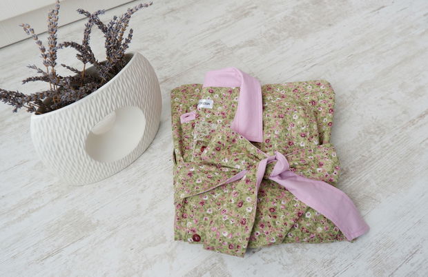 Rochie Camasa Vernil cu Flori Mici Mov Lila