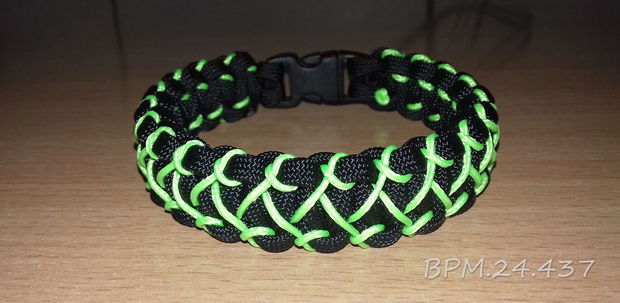 Brățară paracord USA negru cu verde lemon și trident din plastic