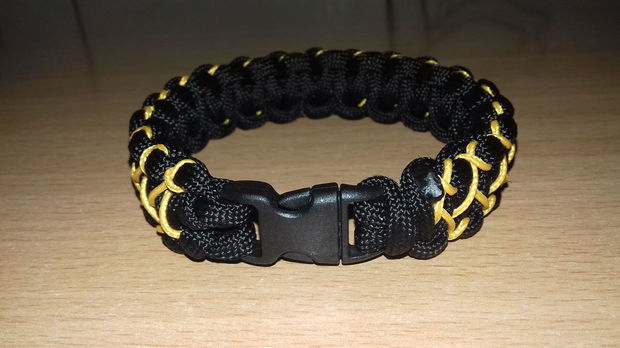 Brățară paracord USA negru cu galben grâu cu trident din plastic