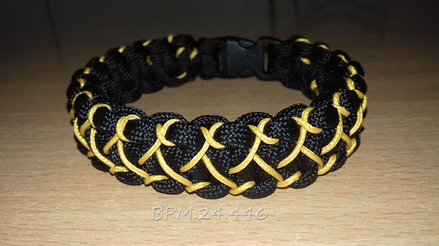 Brățară paracord USA negru cu galben grâu cu trident din plastic