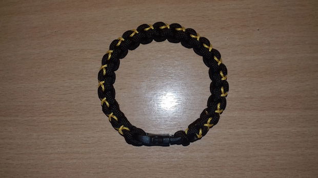 Brățară paracord USA negru cu galben grâu cu trident din plastic