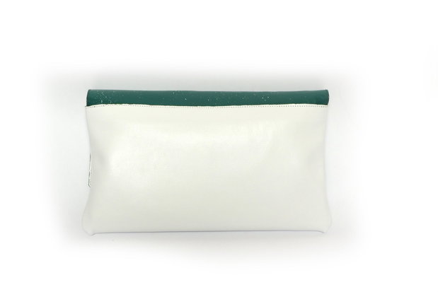 Plic din piele alba cu capac verde crud, pictat manual