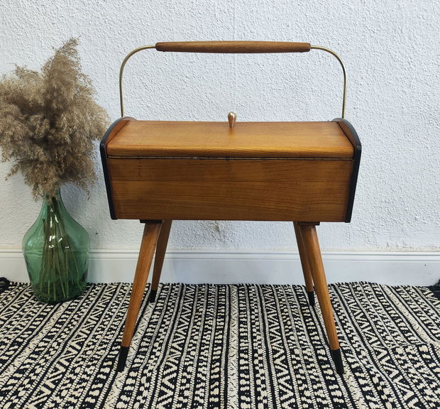 Cutie de Croitorie/Depozitare- Mid Century Modern