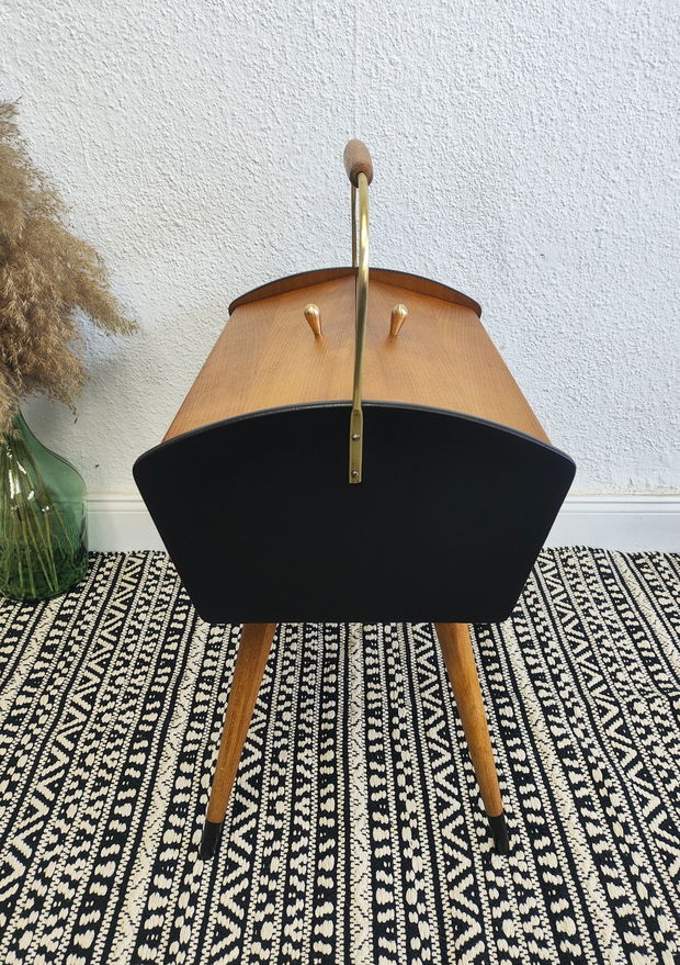 Cutie de Croitorie/Depozitare- Mid Century Modern