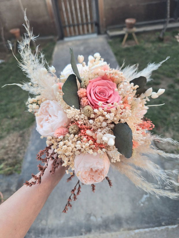 Buchet mireasa corai / Buchet mireasa bujori și trandafiri