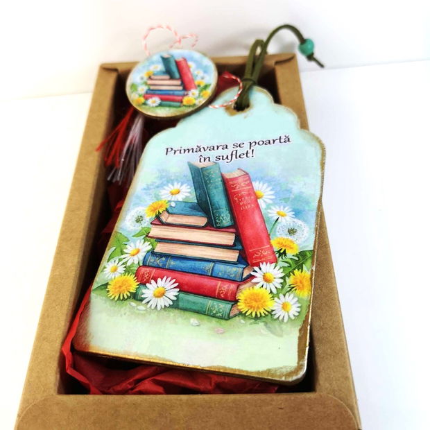 Set cadou semn de carte si  martisor pentru profesoare/ invatatoare
