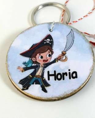 Martisor personalizat pentru baieti - breloc