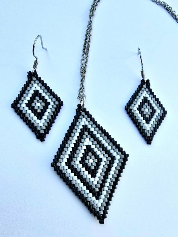 Set romb , alb negru gri
