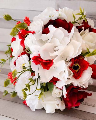 Buchet flori artificiale rosii si albe pentru mirese si nase
