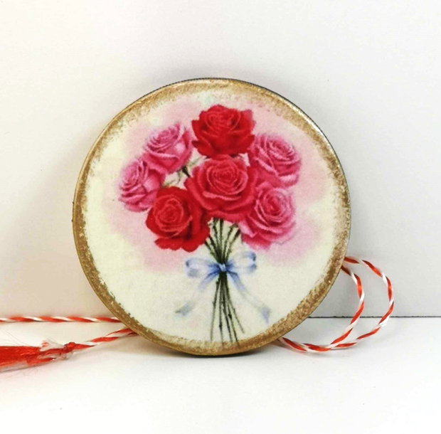 Martisor cu trandafiri