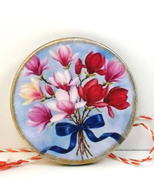 Martisor cu magnolii