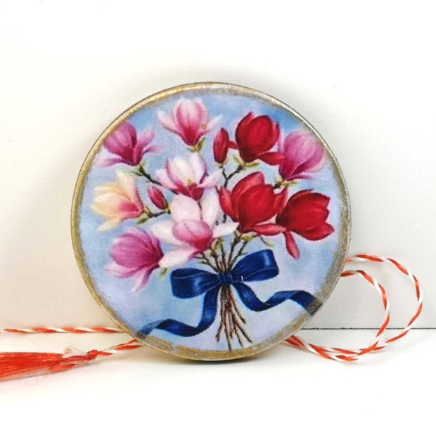 Martisor cu magnolii