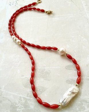 Colier MARTISOR CHOKER Coral rosu & perle de cultura / Biwa albe