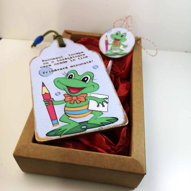 Set cadou pentru invatatoare, educatoare - semn de carte si brosa martisor