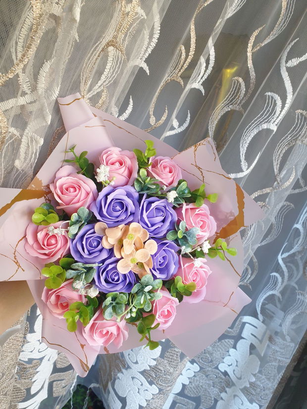 Buchet 15 trandafiri de sapun
