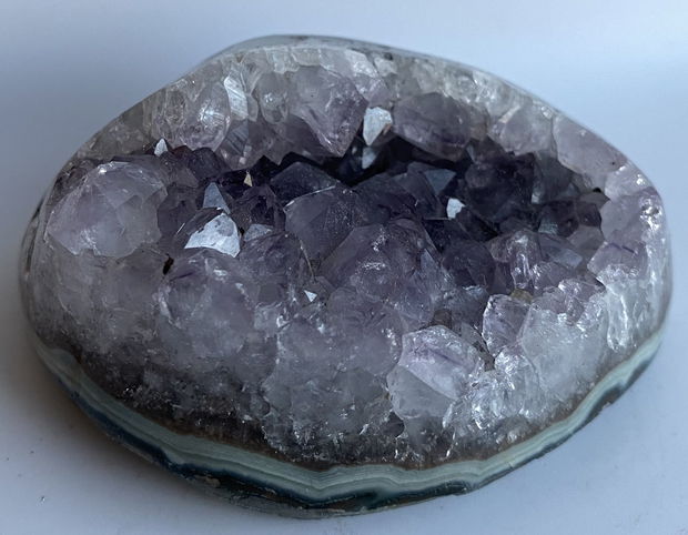Ametist - geoda de piatra semipretioasa