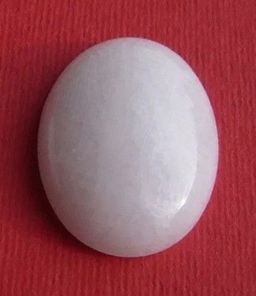 Jad alb cabochon aprox 30x22x7 mm