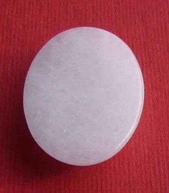 Jad alb cabochon aprox 30x22x7 mm