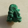 Malachit catifea specimen NATURAL netratat aprox 21.5x15x10 mm