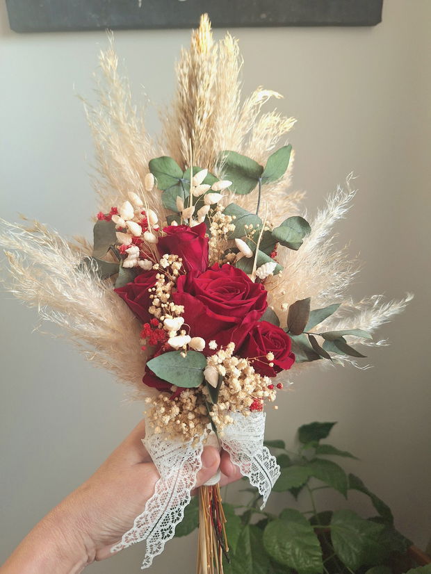 Buchet mireasa trandafiri roșii / pampas / eucalipt
