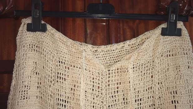 Fusta bej handmade / crosetata de mana